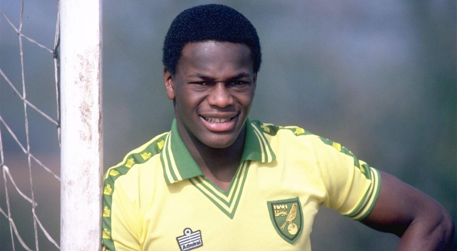 Justin Fashanu, el futbolista al que no le dejaron disfrutar del fútbol por ser gay