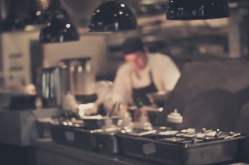 Si vives fuera de Madrid, se antoja complicado encontrar un hueco para ir a estos restaurantes (si te los puedes permitir).