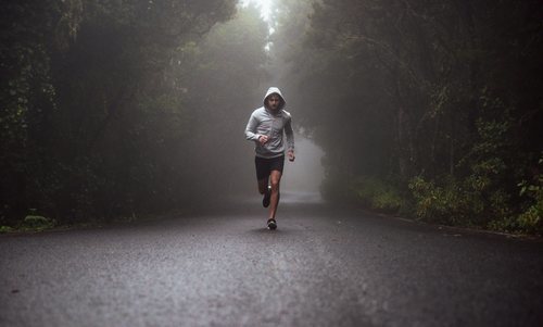 Correr te despejará aunque todo tu alrededor sea de color gris.