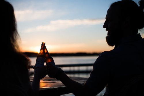 No hay mejor sensación que tomar algo con tu pareja.