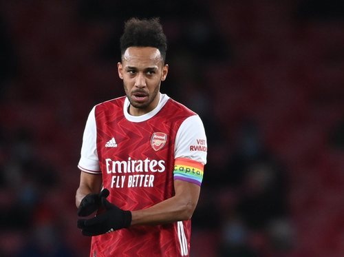 El Arsenal está en una situación crítica, y no solo por lo visto en el terreno de juego.